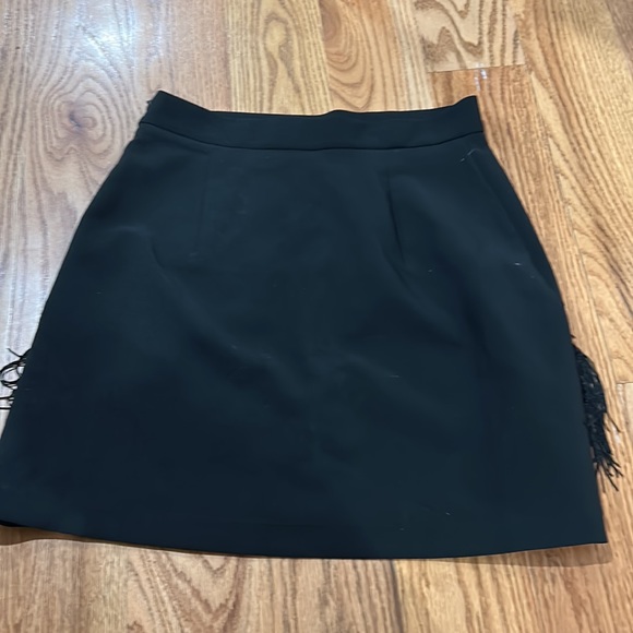 Black mini skirt with fringe - Picture 2 of 4